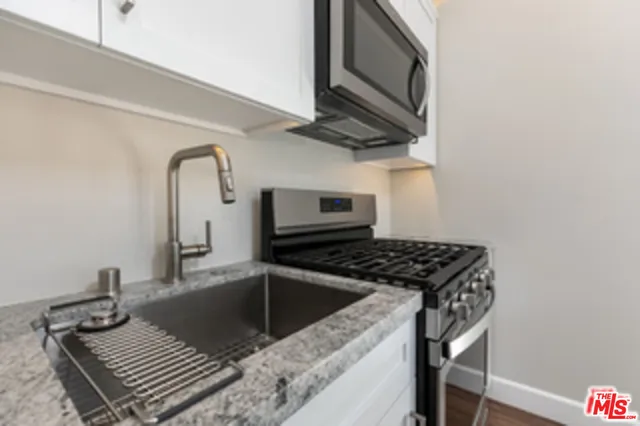 $2,895 | 7851 Airlane Avenue, Los Angeles, CA 90045