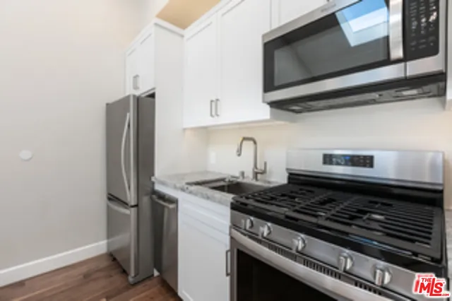 $2,895 | 7851 Airlane Avenue, Los Angeles, CA 90045