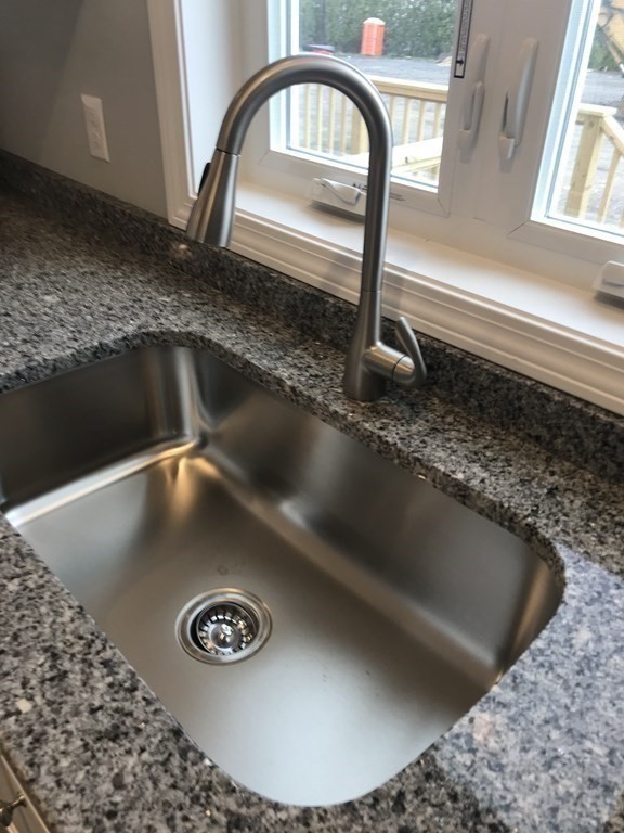 39 Pulaski Street Fall River, MA 02721 - Photo 3 of 5