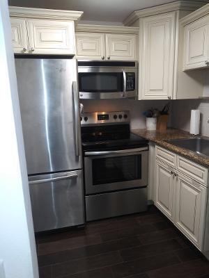 119 Fanshaw C Boca Raton, FL 33434 - Photo 5 of 13 Kitchen