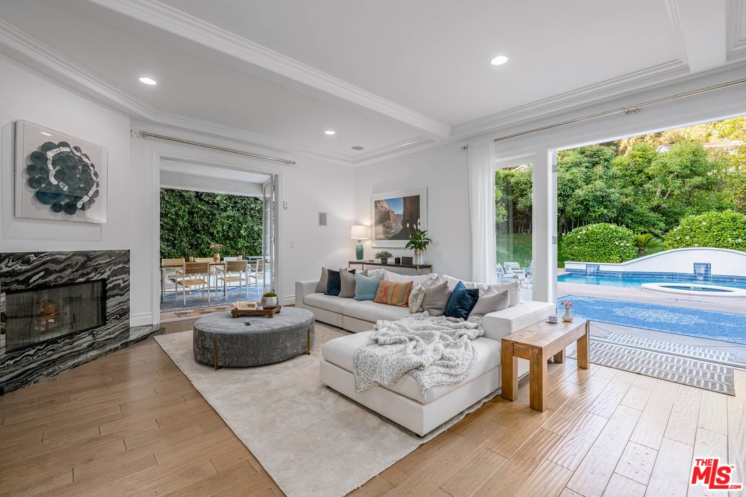 1254 Roscomare Road Los Angeles, CA 90077 - Photo 11 of 54 Gallery Image 11