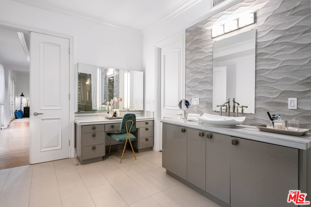 1254 Roscomare Road Los Angeles, CA 90077 - Photo 24 of 54 Gallery Image 24