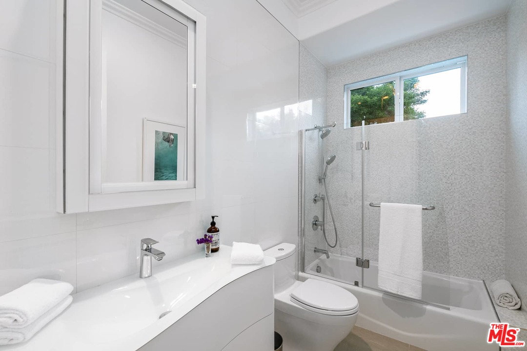 1254 Roscomare Road Los Angeles, CA 90077 - Photo 28 of 54 Gallery Image 28
