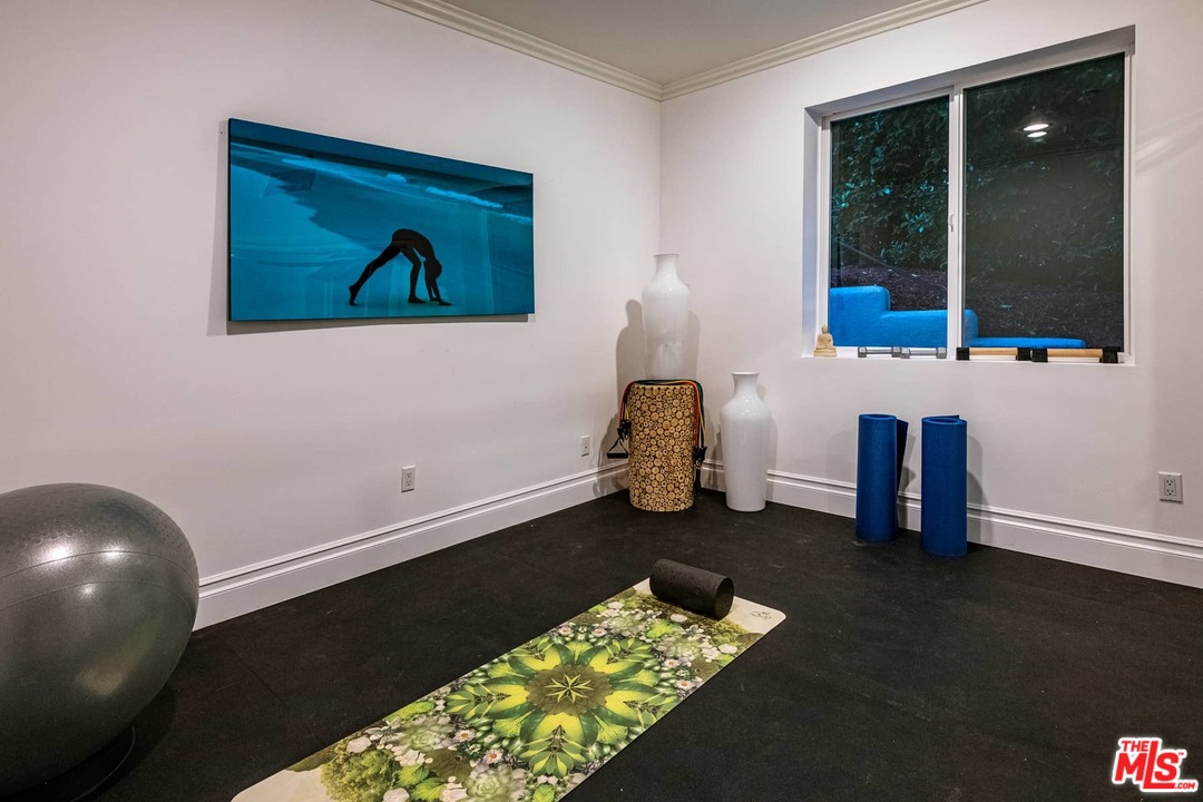 1254 Roscomare Road Los Angeles, CA 90077 - Photo 36 of 54 Gallery Image 36