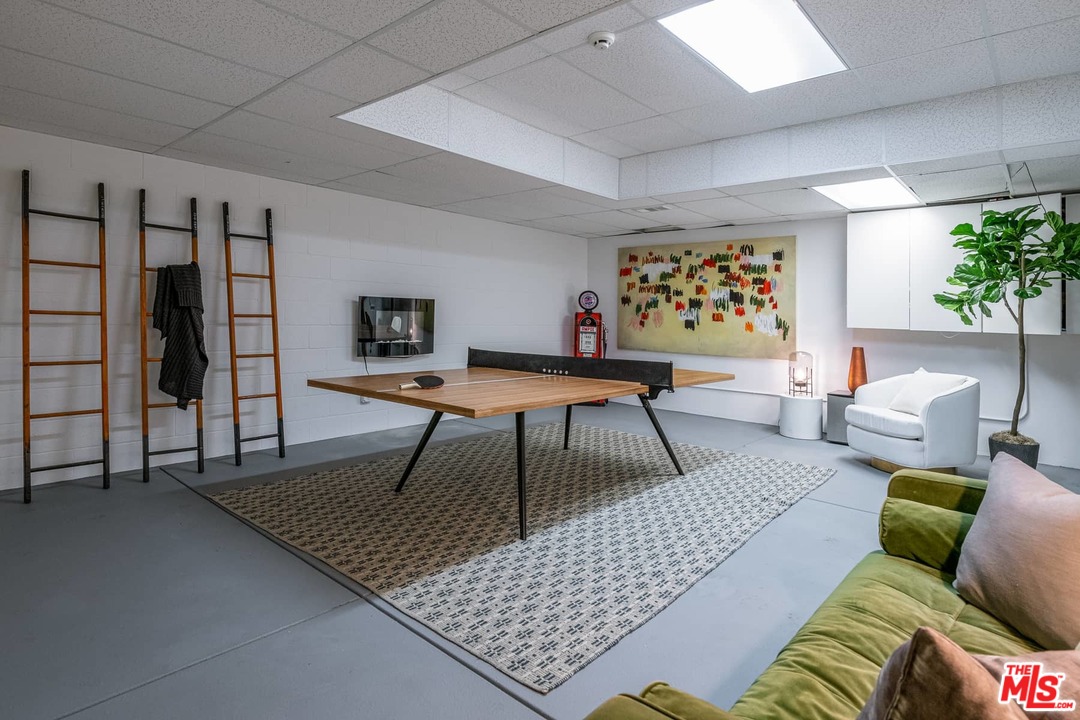 1254 Roscomare Road Los Angeles, CA 90077 - Photo 37 of 54 Gallery Image 37