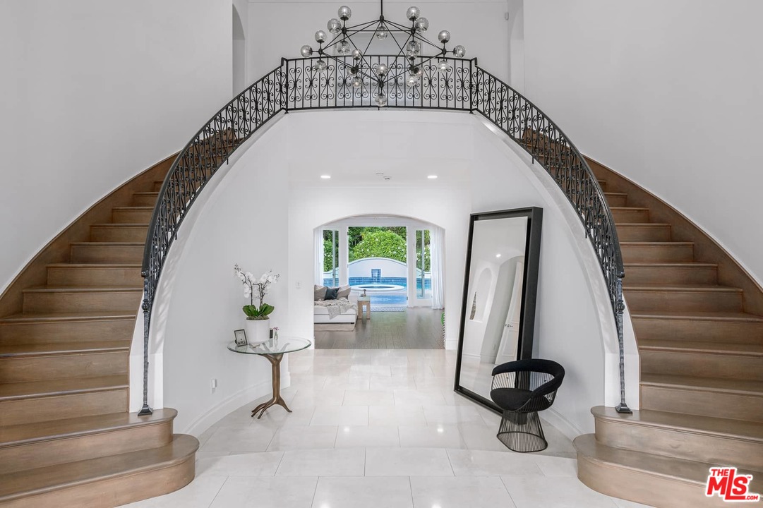 1254 Roscomare Road Los Angeles, CA 90077 - Photo 6 of 54 Gallery Image 6