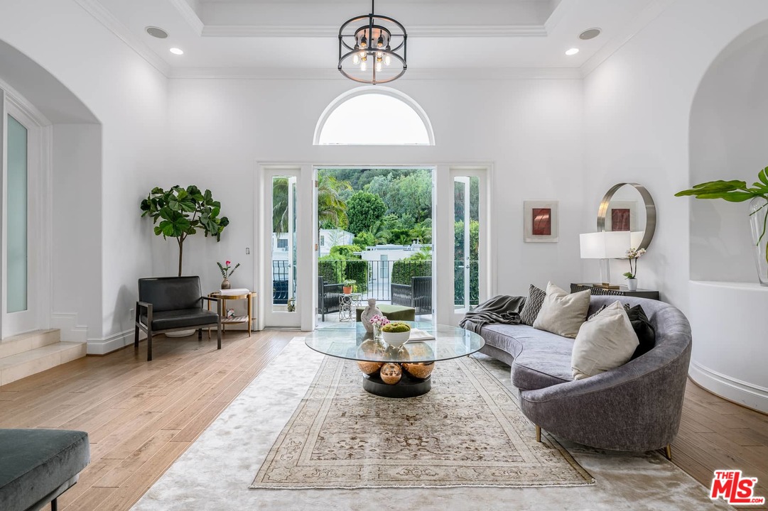 1254 Roscomare Road Los Angeles, CA 90077 - Photo 8 of 54 Gallery Image 8