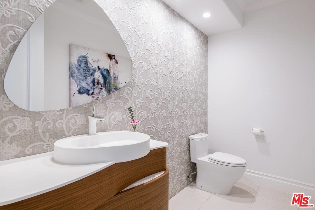 1254 Roscomare Road Los Angeles, CA 90077 - Photo 10 of 54 Gallery Image 10