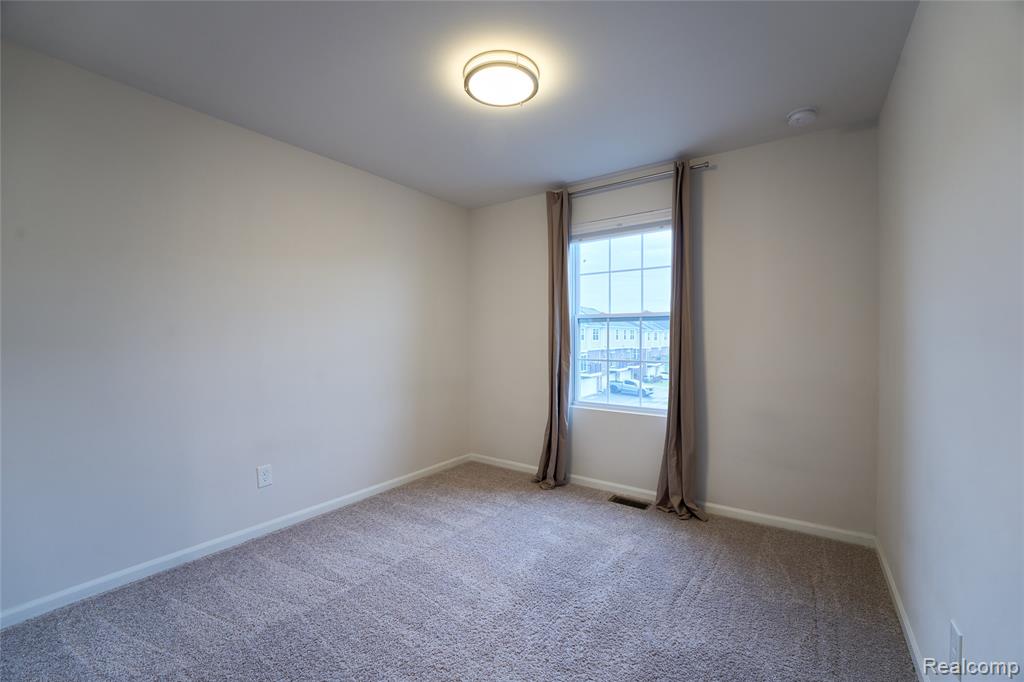 49701 Lantern Way Canton, MI 48188 - Photo 15 of 27