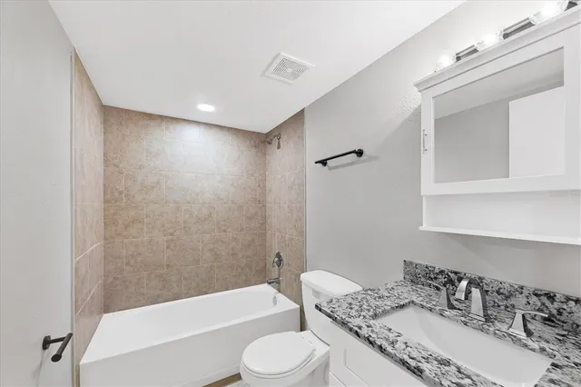 $1,900 | 101 Avenida De Bahia, Nokomis, FL 34275