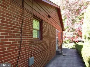 $1,950 | 6013 Neilwood Drive, Rockville, MD 20852