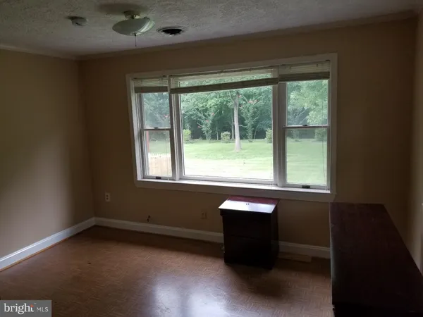 $1,950 | 6013 Neilwood Drive, Rockville, MD 20852