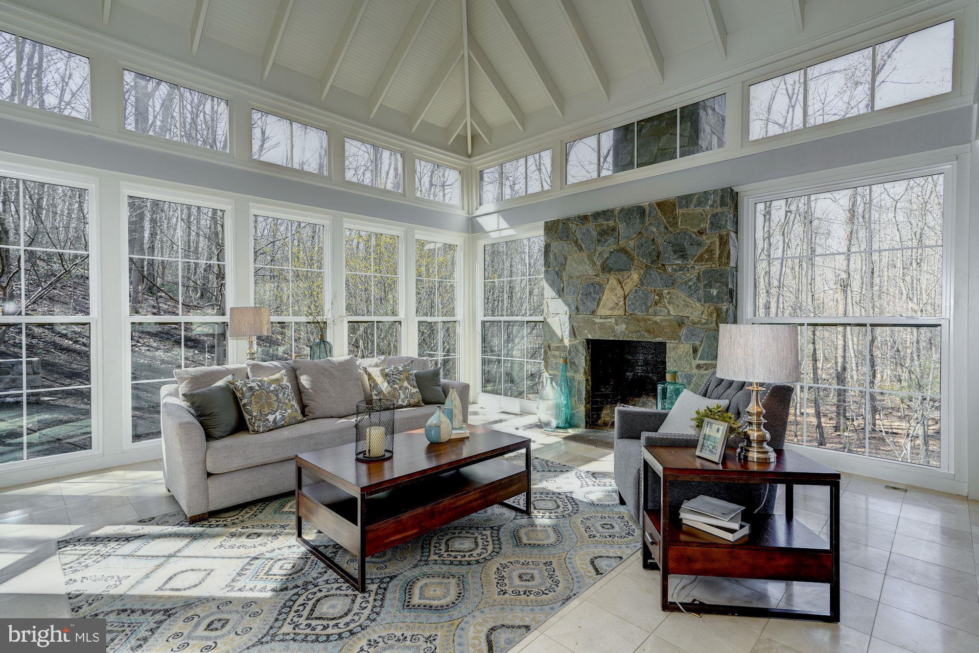 2008 Roundhouse Road Vienna, VA 22181 - Photo 20 of 71 This room is right from the best of HGTV!