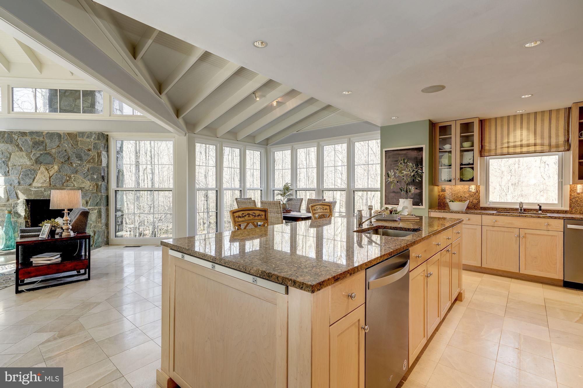 2008 Roundhouse Road Vienna, VA 22181 - Photo 25 of 71 Excellent space for all those family gatherings!!