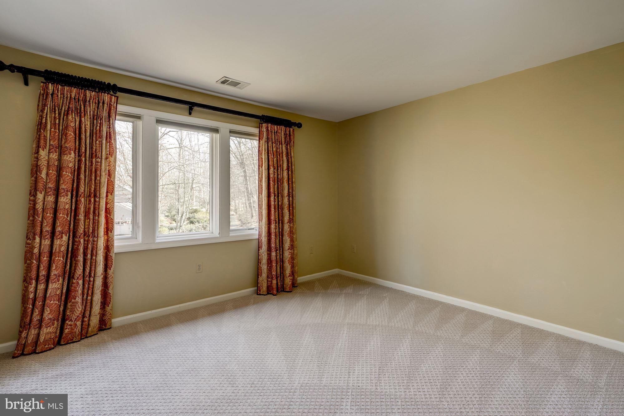 2008 Roundhouse Road Vienna, VA 22181 - Photo 34 of 71 2nd bedroom w/ newer carpet & window treatments