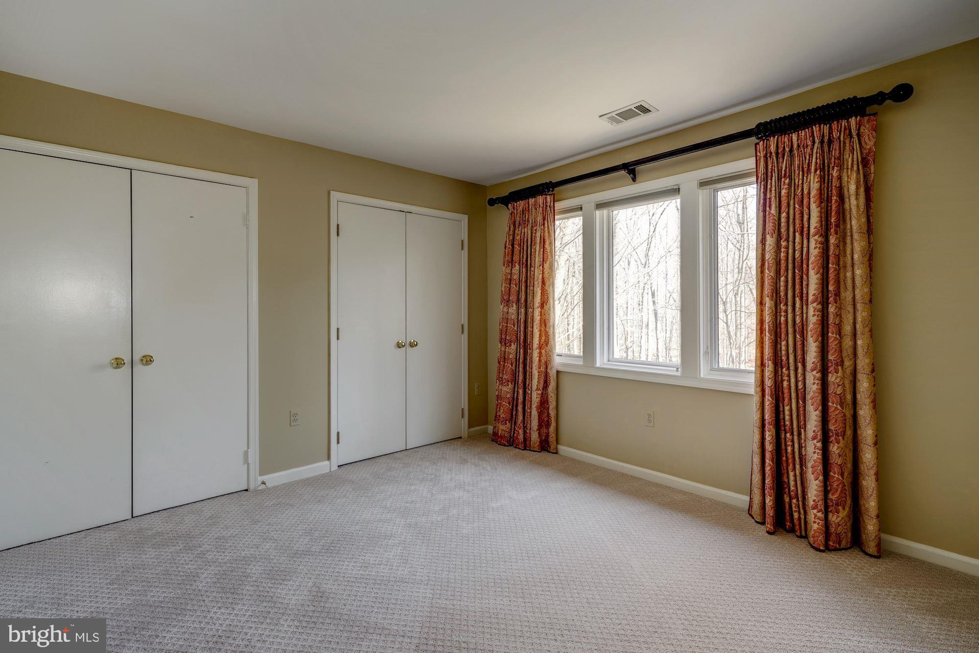 2008 Roundhouse Road Vienna, VA 22181 - Photo 35 of 71 2nd bedroom w/ triple window and dual closets
