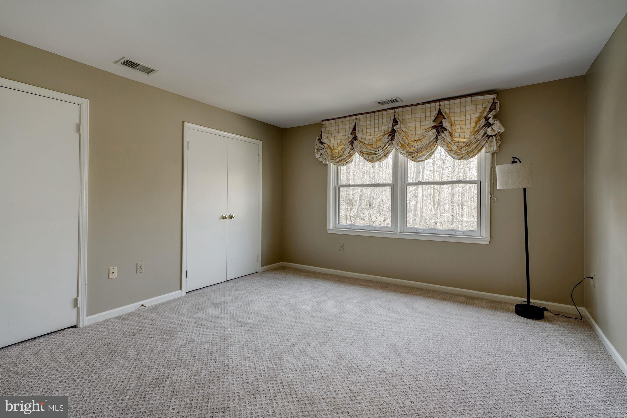 2008 Roundhouse Road Vienna, VA 22181 - Photo 37 of 71 3rd bedroom w/ dual closets & newer carpet