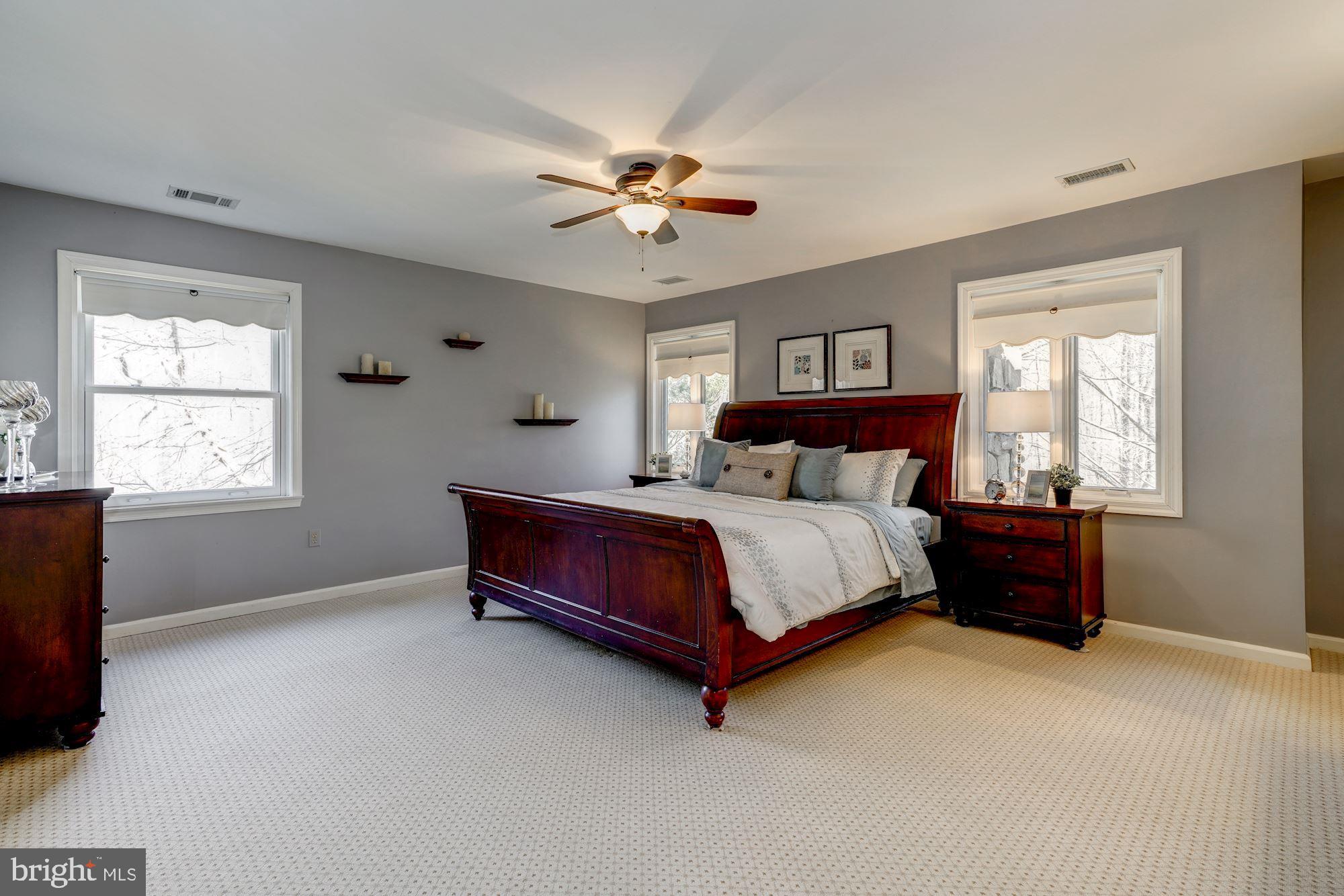 2008 Roundhouse Road Vienna, VA 22181 - Photo 41 of 71 Spaciuos master suite w/ casement windows