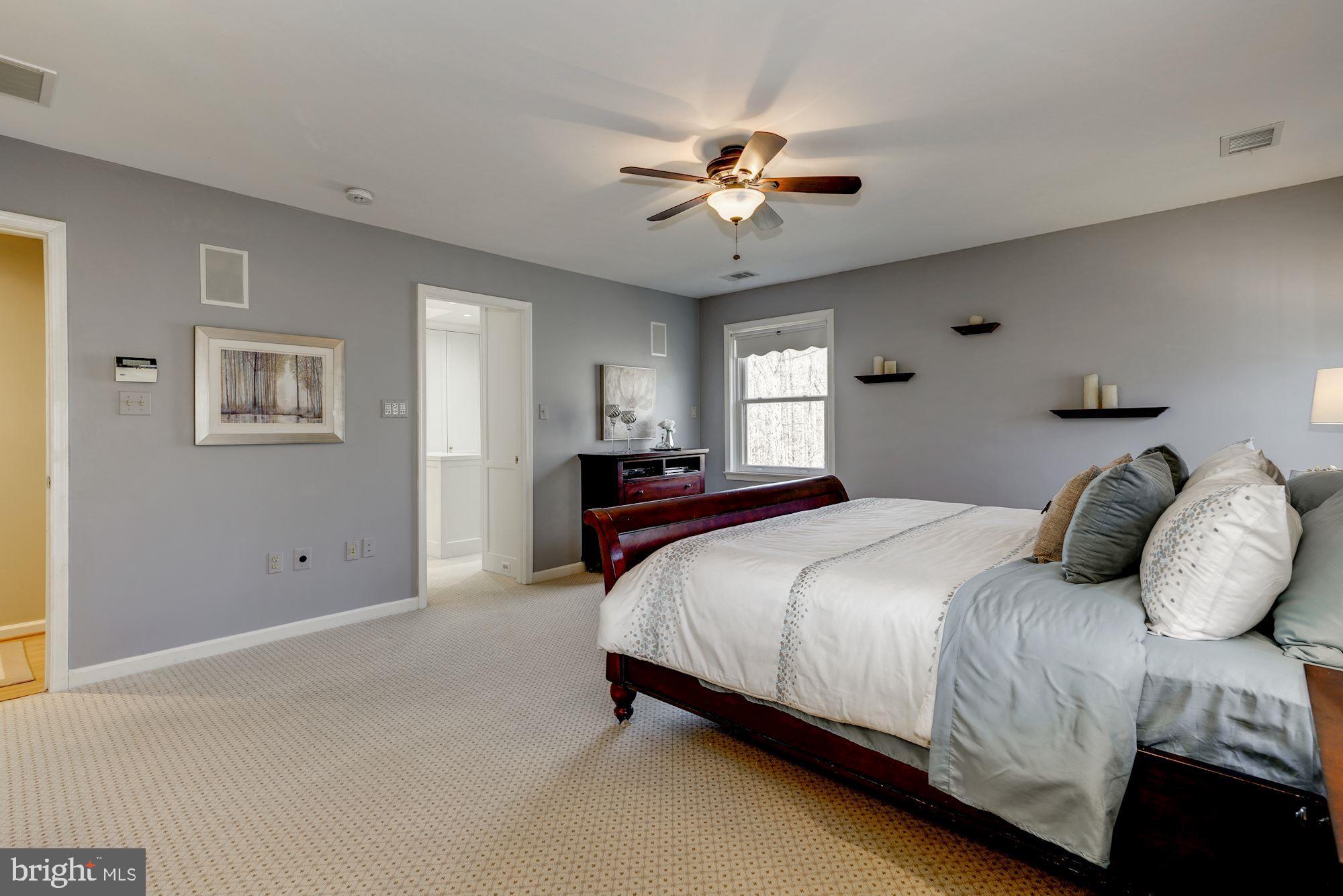 2008 Roundhouse Road Vienna, VA 22181 - Photo 42 of 71 Additional view of master suite