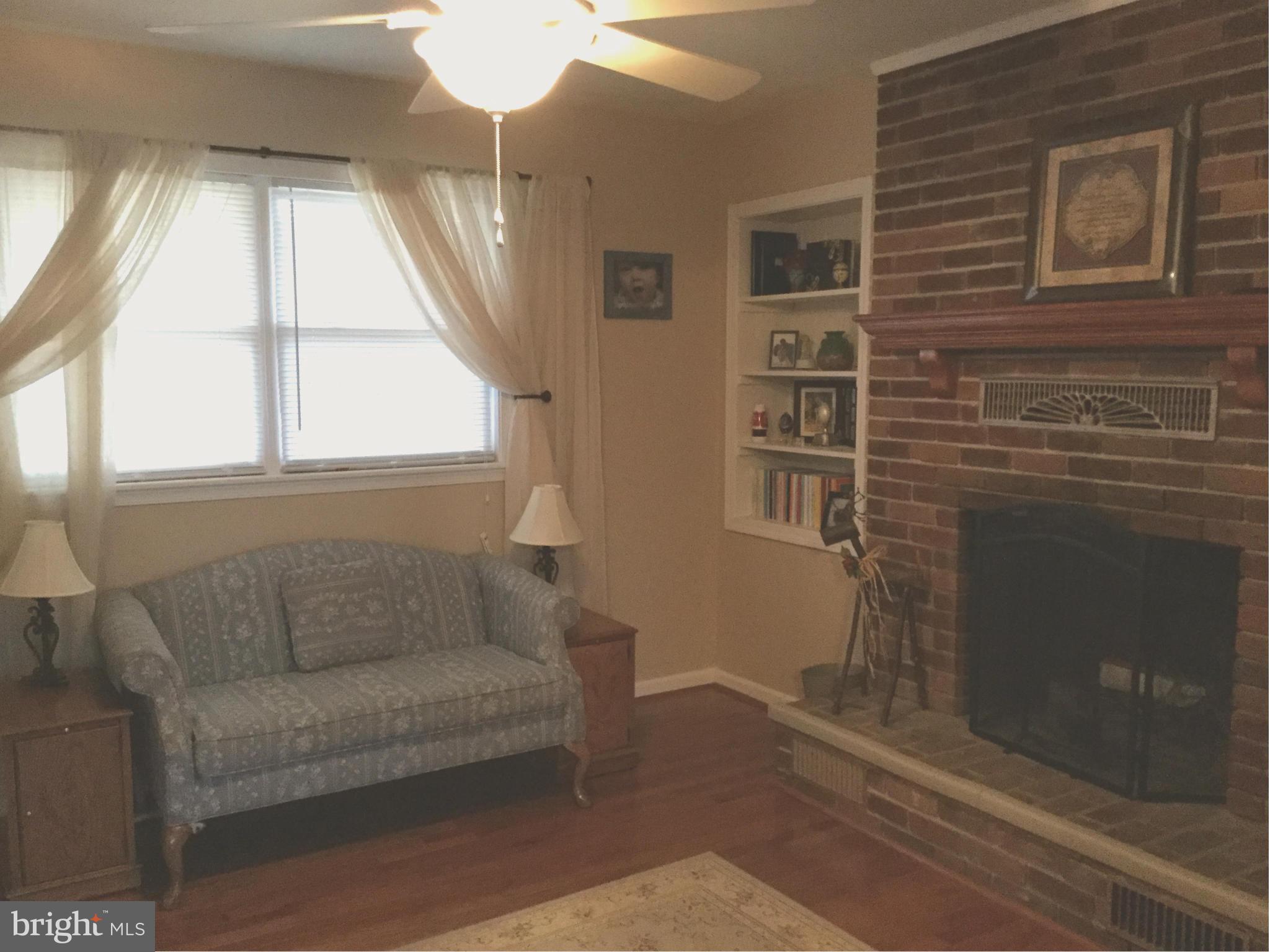 6 Barnhart Road Westminster, MD 21158 - Photo 3 of 28 HARDWOOD FLOOR