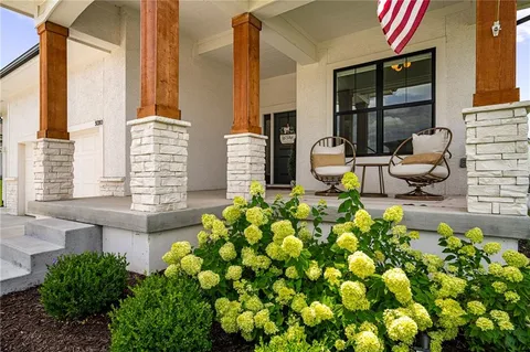 $700,000 | 9280 Barth Road, Lenexa, KS 66227