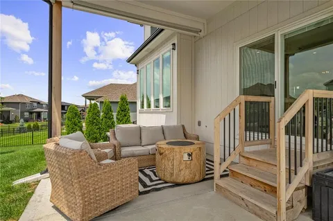 $700,000 | 9280 Barth Road, Lenexa, KS 66227