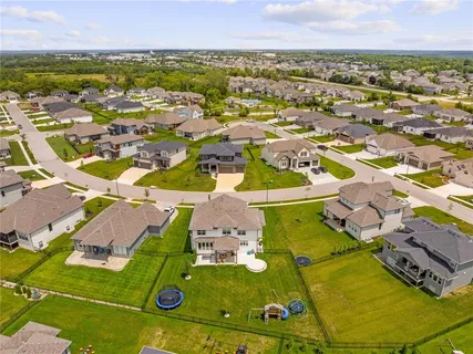 $700,000 | 9280 Barth Road, Lenexa, KS 66227