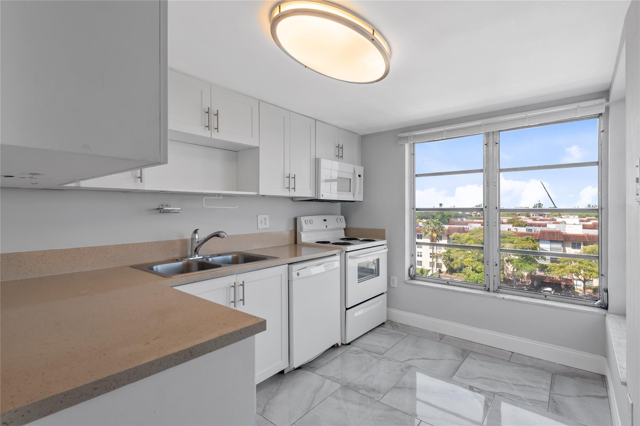 4174 Inverrary Drive, Unit 715 Lauderhill, FL 33319 - Photo 6 of 27 Photo 6