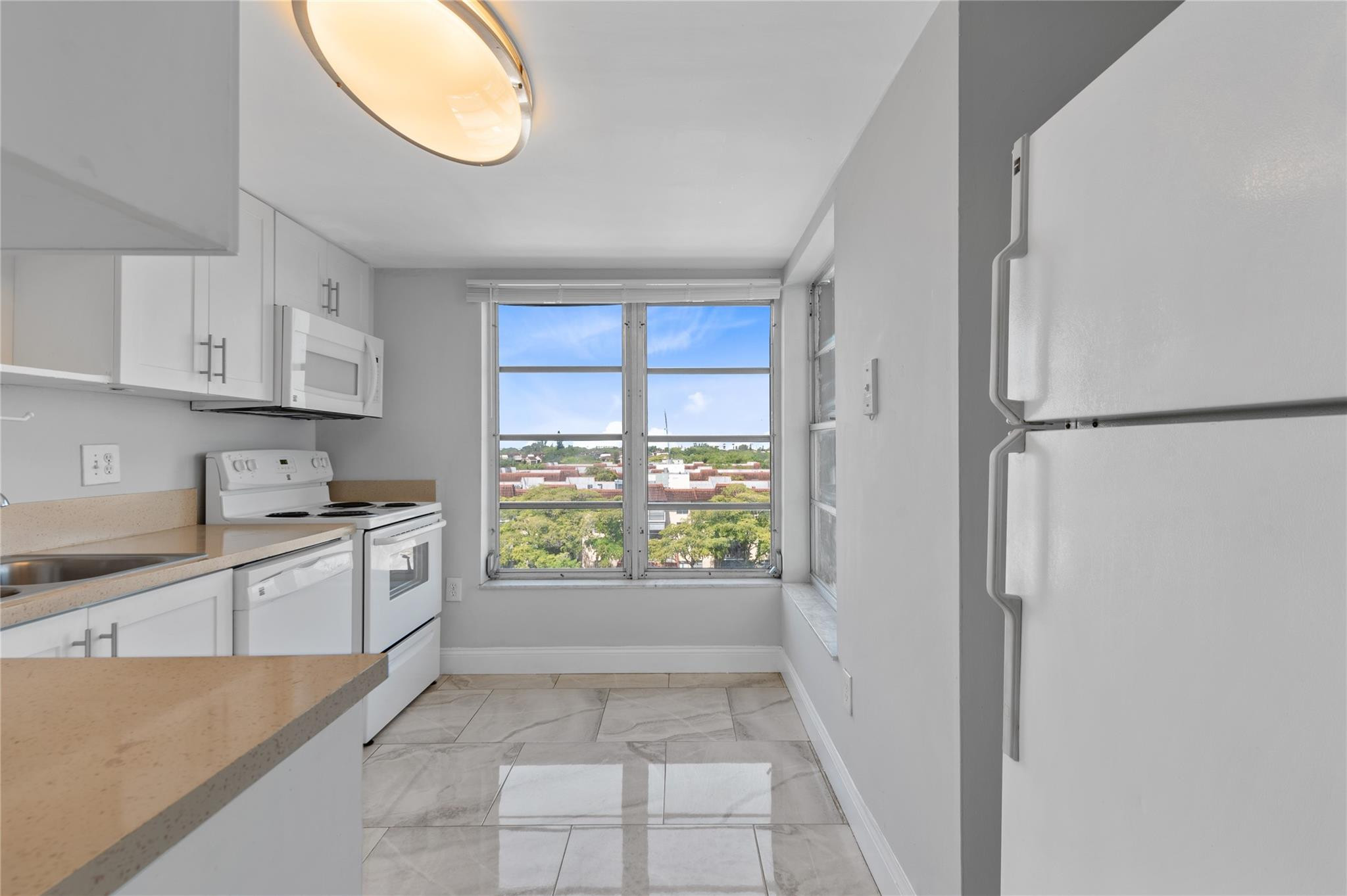 4174 Inverrary Drive, Unit 715 Lauderhill, FL 33319 - Photo 8 of 27 Photo 8