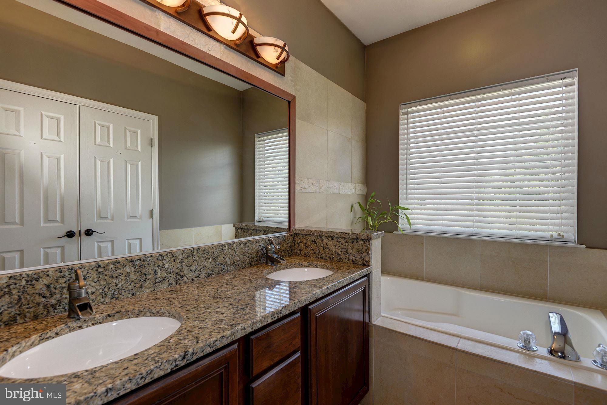 14031 Rockingham Road Germantown, MD 20874 - Photo 15 of 22 Bath (Master)