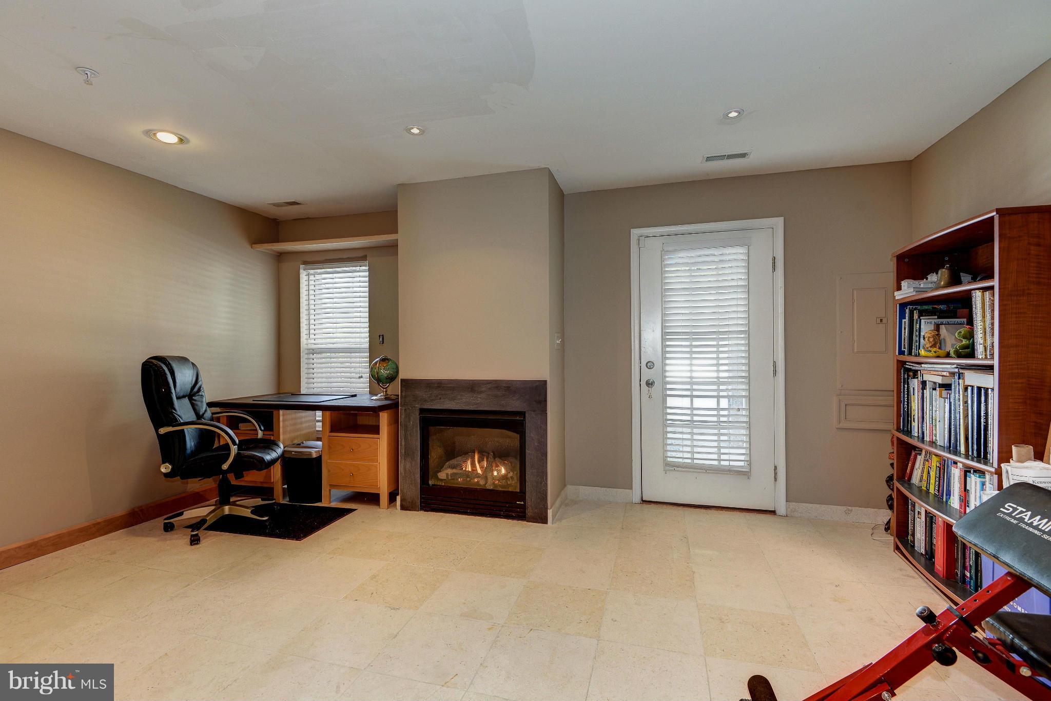 14031 Rockingham Road Germantown, MD 20874 - Photo 22 of 22 Family Room