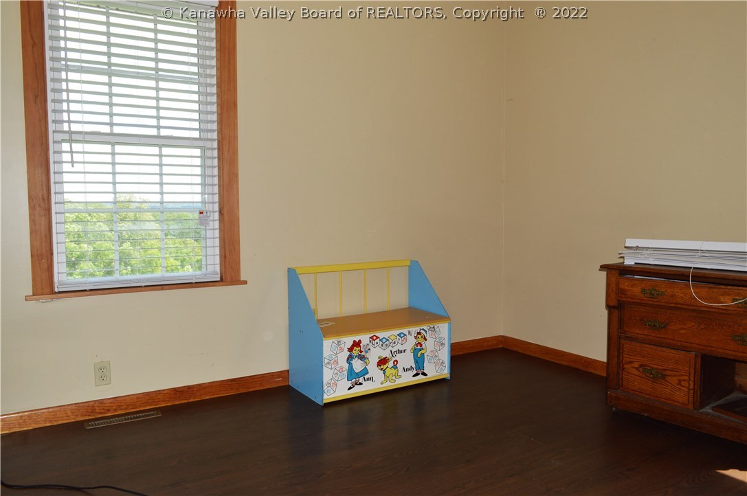2046 Vicars Ridge Road Gandeeville, WV 25243 - Photo 17 of 28 Gallery Image 17