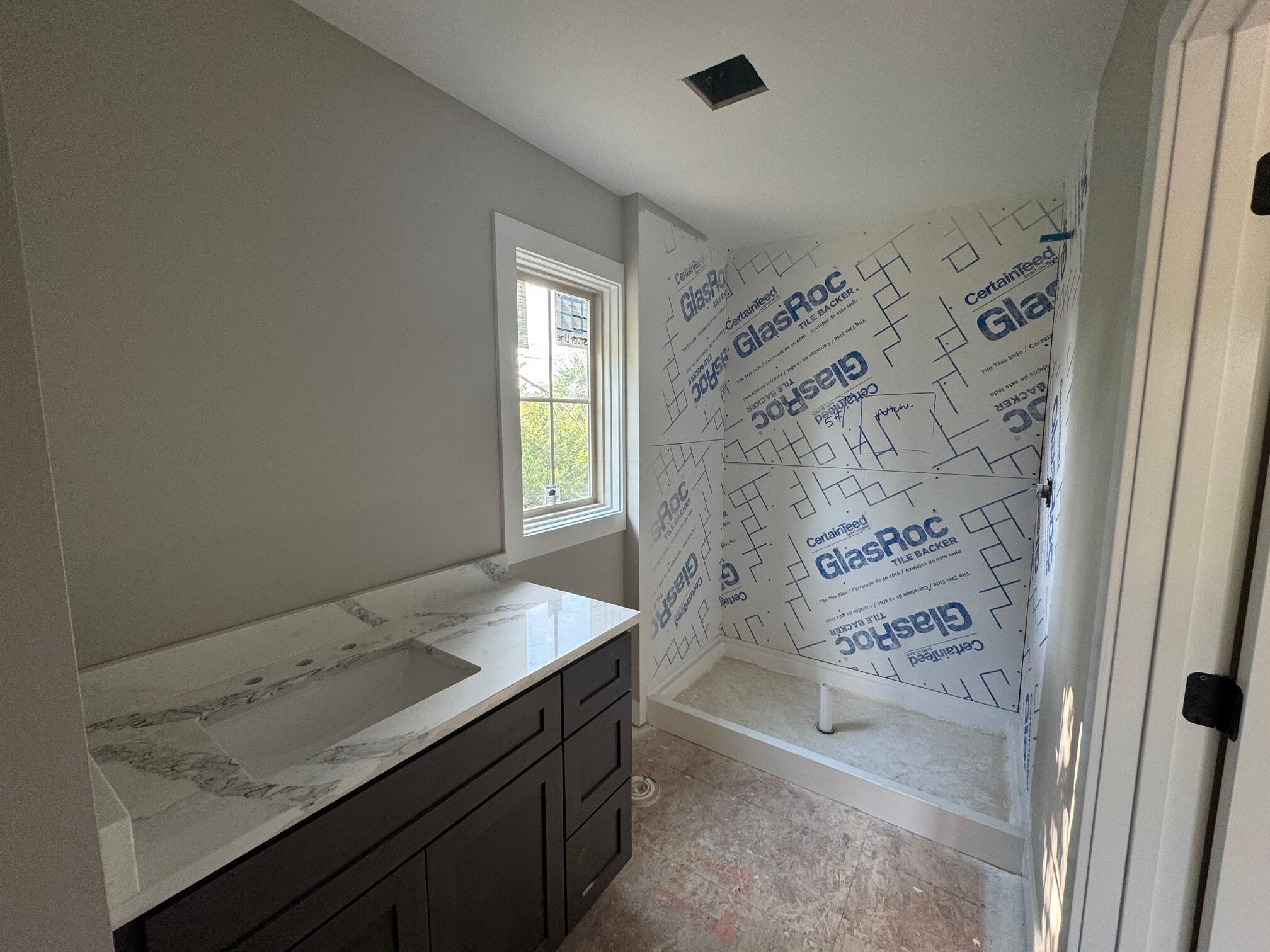 2450 Sandover Road Columbus, OH 43220 - Photo 44 of 45 Bed 4 En-Suite