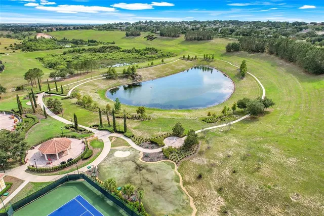 a picture of a table and chairs
