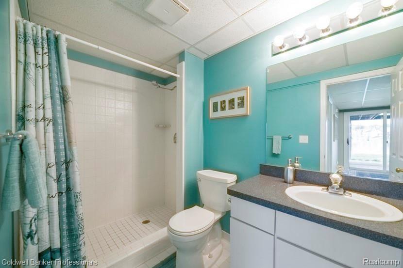 2211 South Shore Court Rochester Hills, MI 48307 - Photo 35 of 48