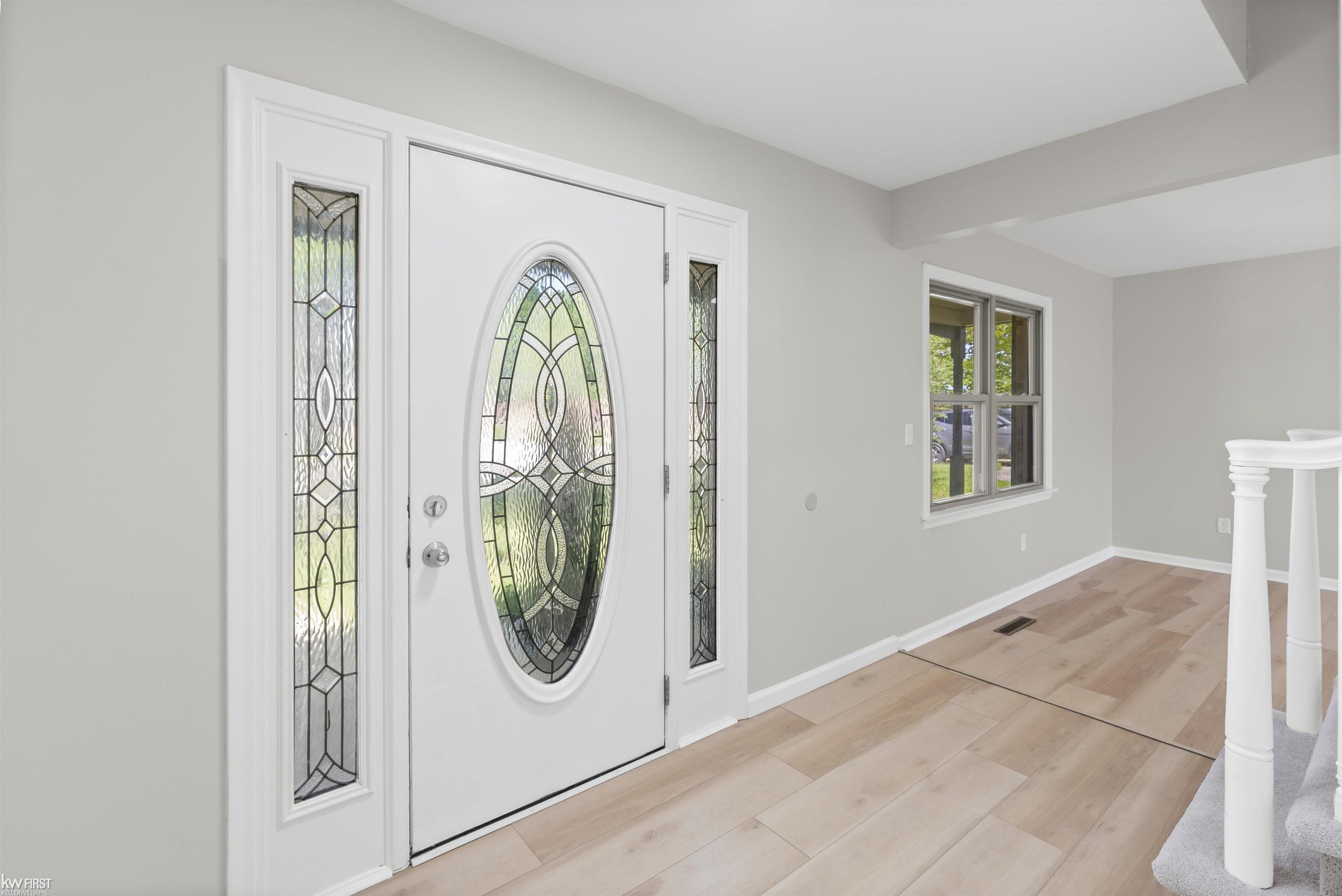 3183 Bridle Path Flint, MI 48507 - Photo 11 of 79