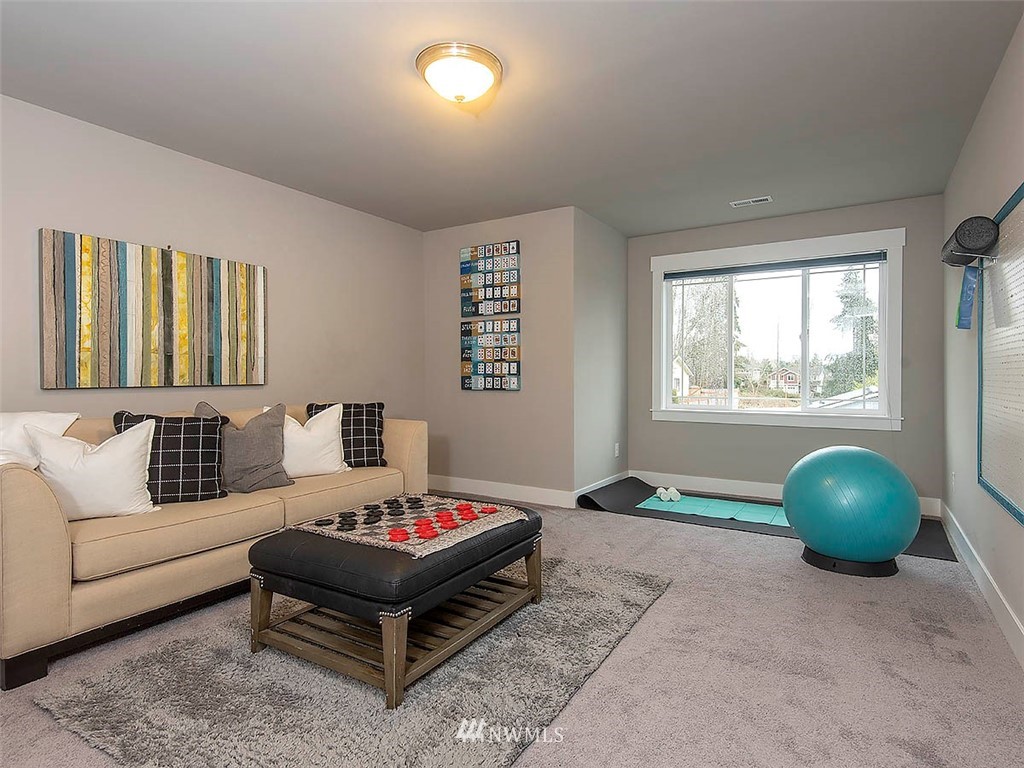 4714 Northeast 25th Street Renton, WA 98059 - Photo 14 of 40