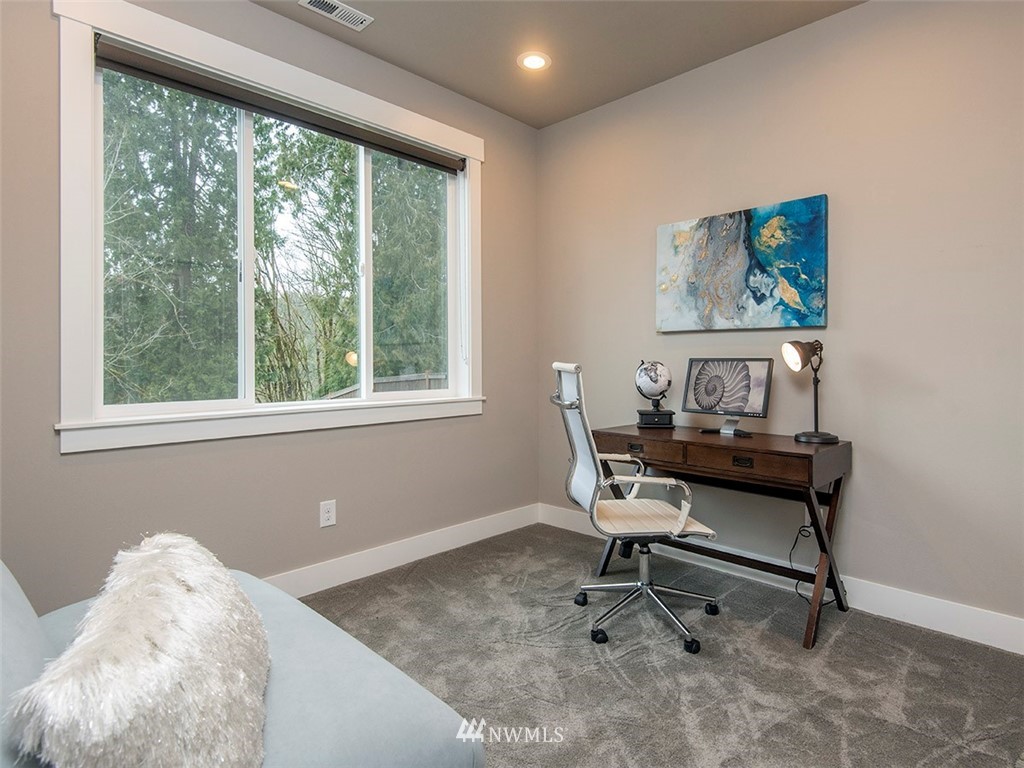 4714 Northeast 25th Street Renton, WA 98059 - Photo 29 of 40