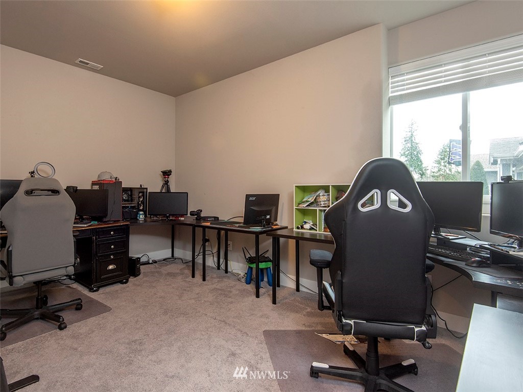4714 Northeast 25th Street Renton, WA 98059 - Photo 34 of 40