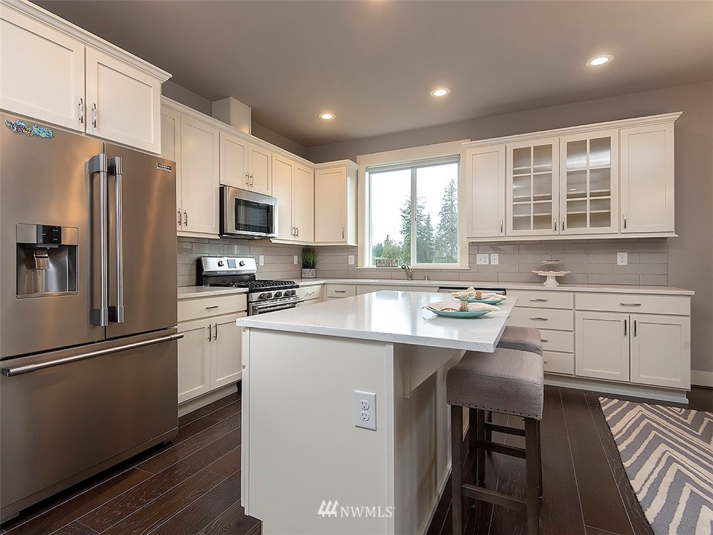 4714 Northeast 25th Street Renton, WA 98059 - Photo 7 of 40