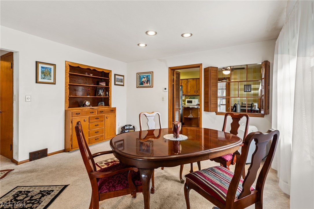 17006 Kenyon Road Cleveland, OH 44120 - Photo 17 of 34