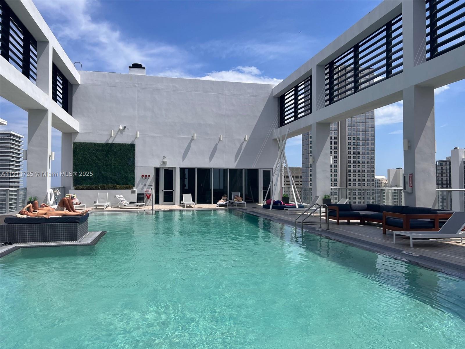 151 Southeast 1st Street, Unit 810 Miami, FL 33131 - Photo 13 of 19