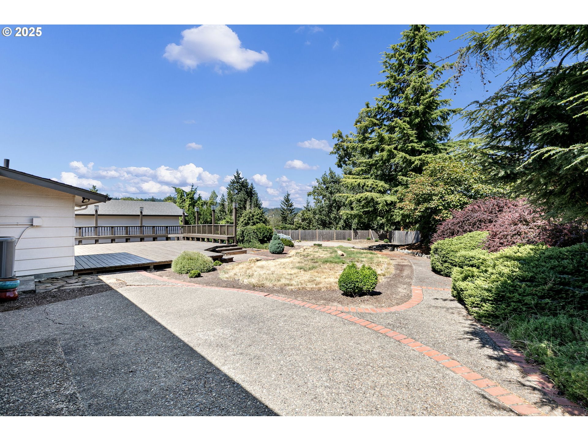 2460 Bailey Hill Road Eugene, OR 97405 - Photo 45 of 47 Gallery Image 45