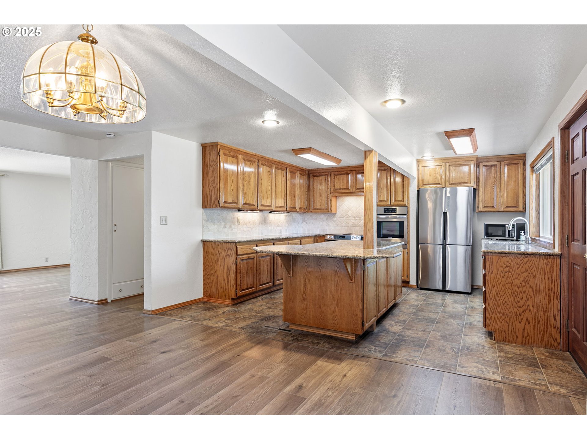 2460 Bailey Hill Road Eugene, OR 97405 - Photo 7 of 47 Gallery Image 7