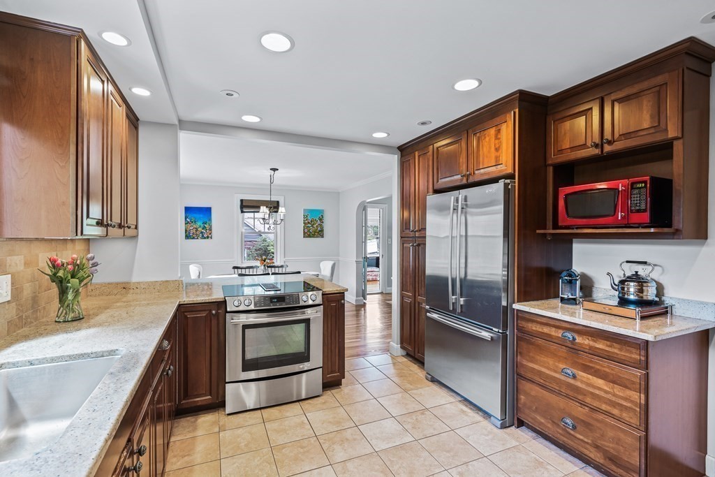 11 Sargent Road Winchester, MA 01890 - Photo 14 of 40