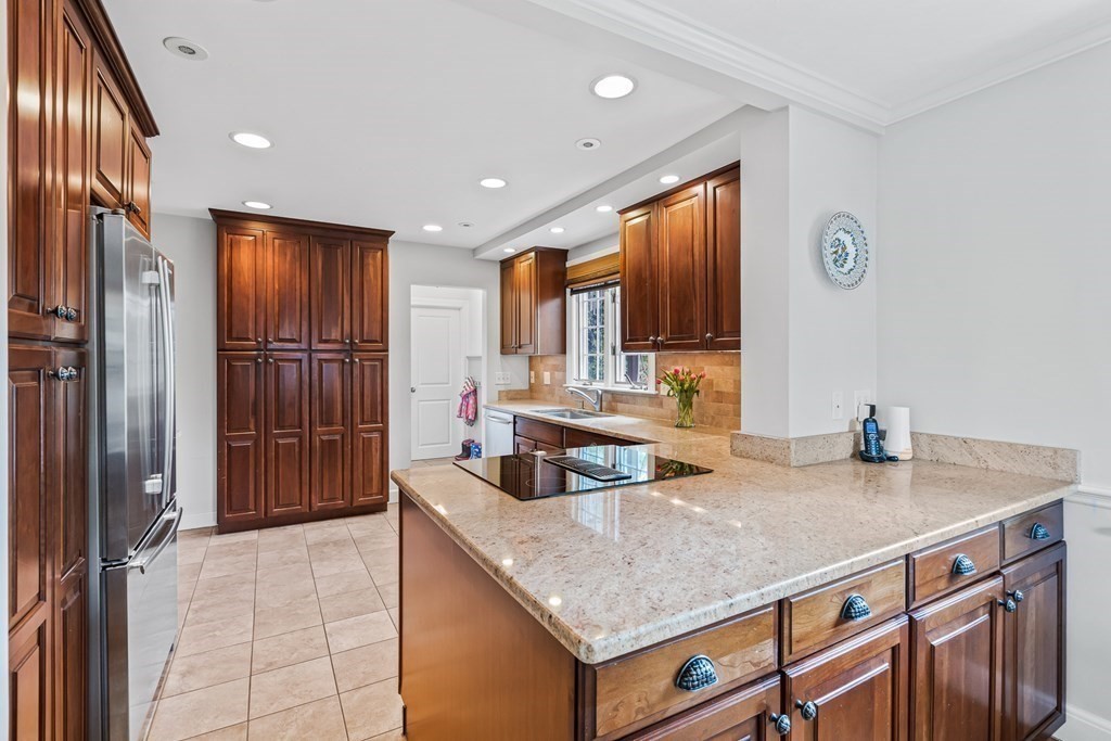 11 Sargent Road Winchester, MA 01890 - Photo 15 of 40