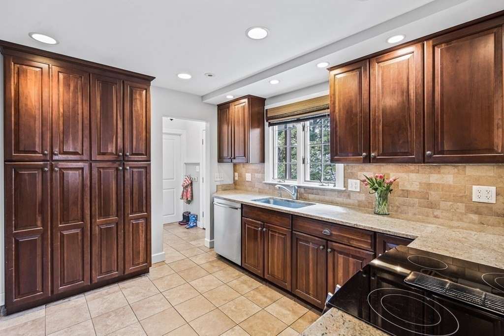 11 Sargent Road Winchester, MA 01890 - Photo 16 of 40