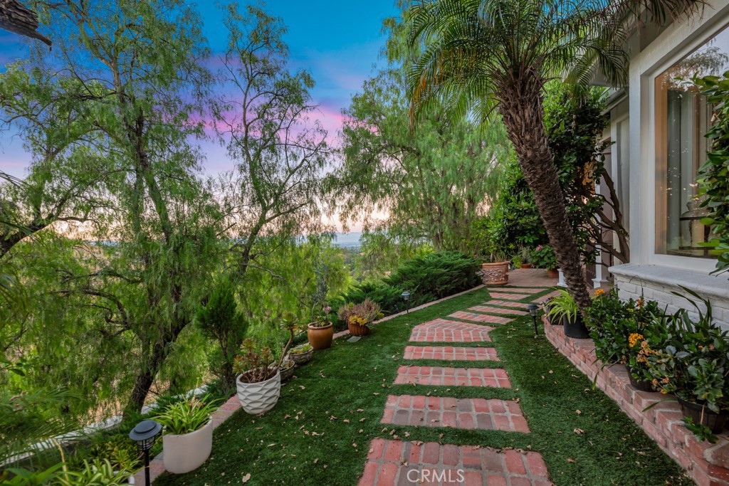 24965 Kit Carson Road Hidden Hills, CA 91302 - Photo 29 of 48