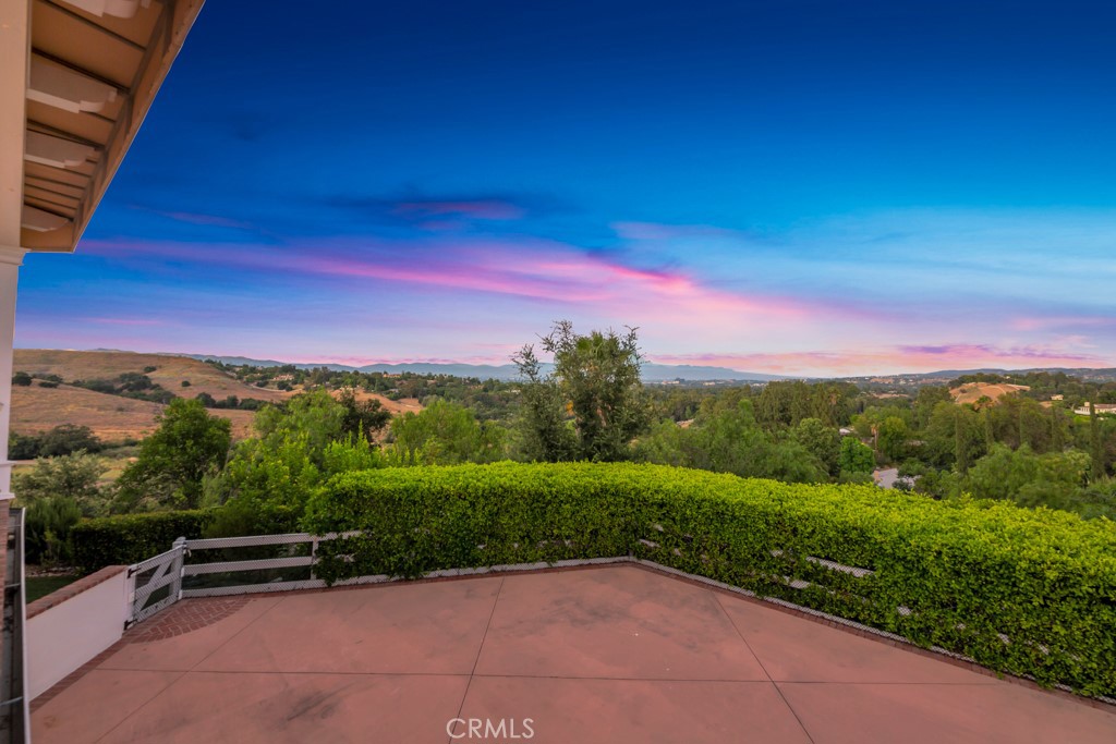 24965 Kit Carson Road Hidden Hills, CA 91302 - Photo 38 of 48