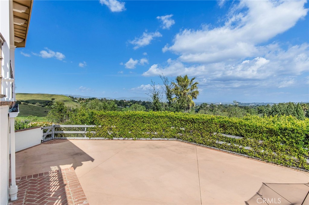 24965 Kit Carson Road Hidden Hills, CA 91302 - Photo 5 of 48